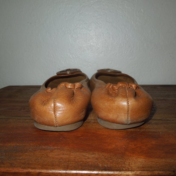 Tory Burch Royal Tan Pebble Leather Flats Shoes 7 - Picture 6 of 8